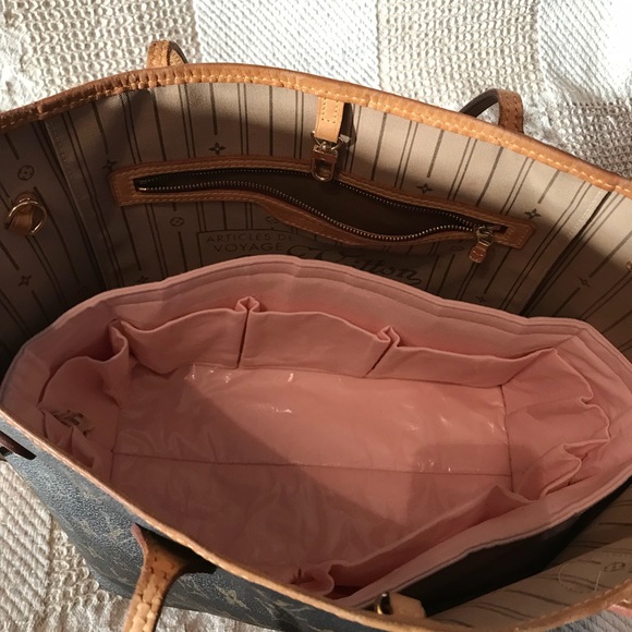 Louis Vuitton Neverfull MM - Picture 5 of 8